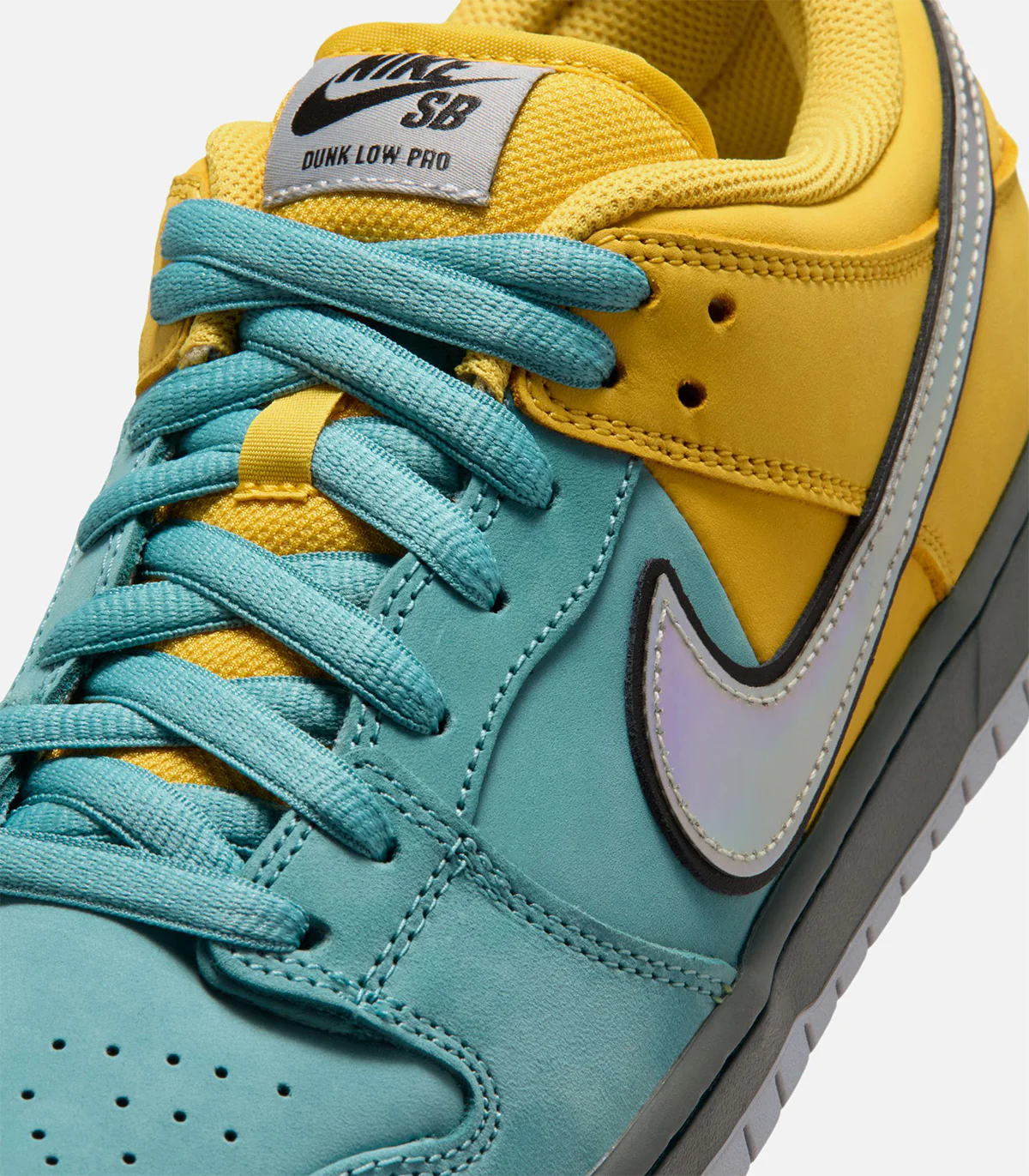 Nike SB "Fast Pass" Dunk Low Pro - Image 3