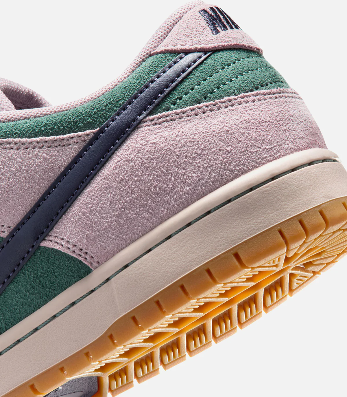 Nike SB Dunk Low Pro - Image 4